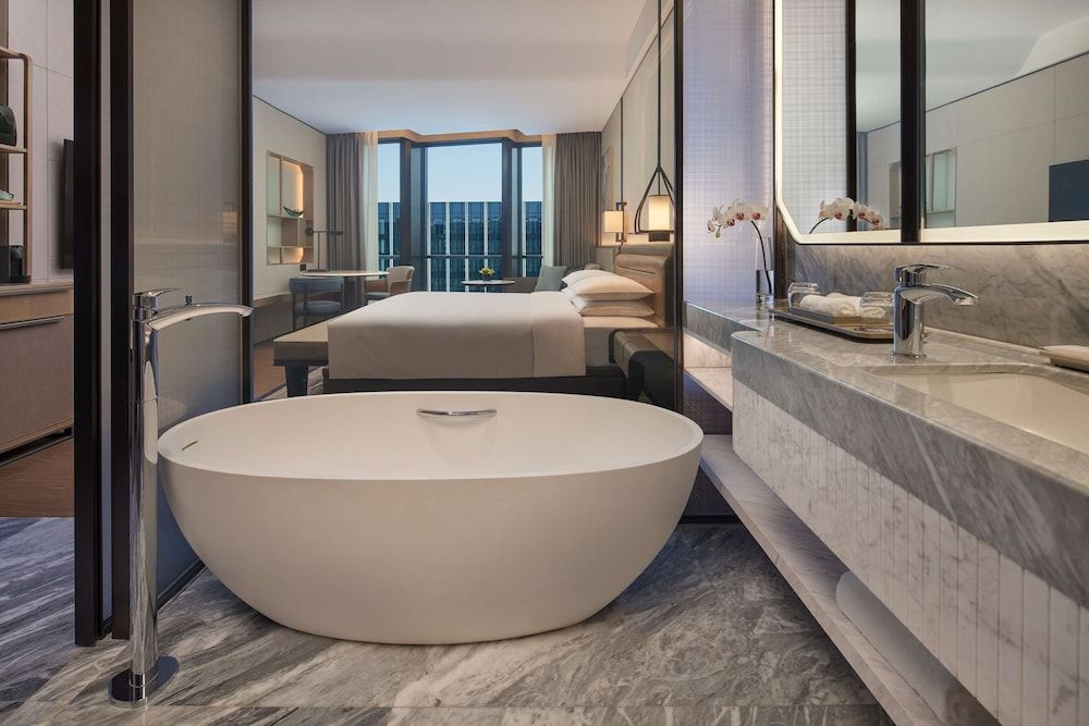 Regency Suite