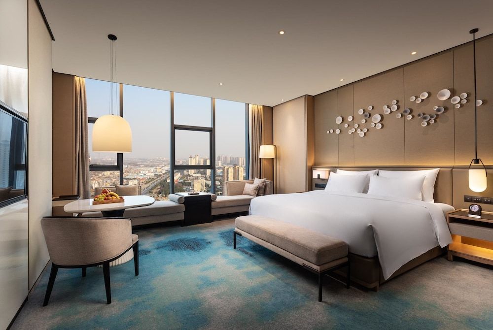 Deluxe Room, 1 King Bed, Smoking