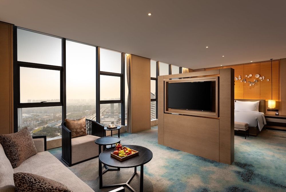 Superior Suite, 1 King Bed, Non Smoking