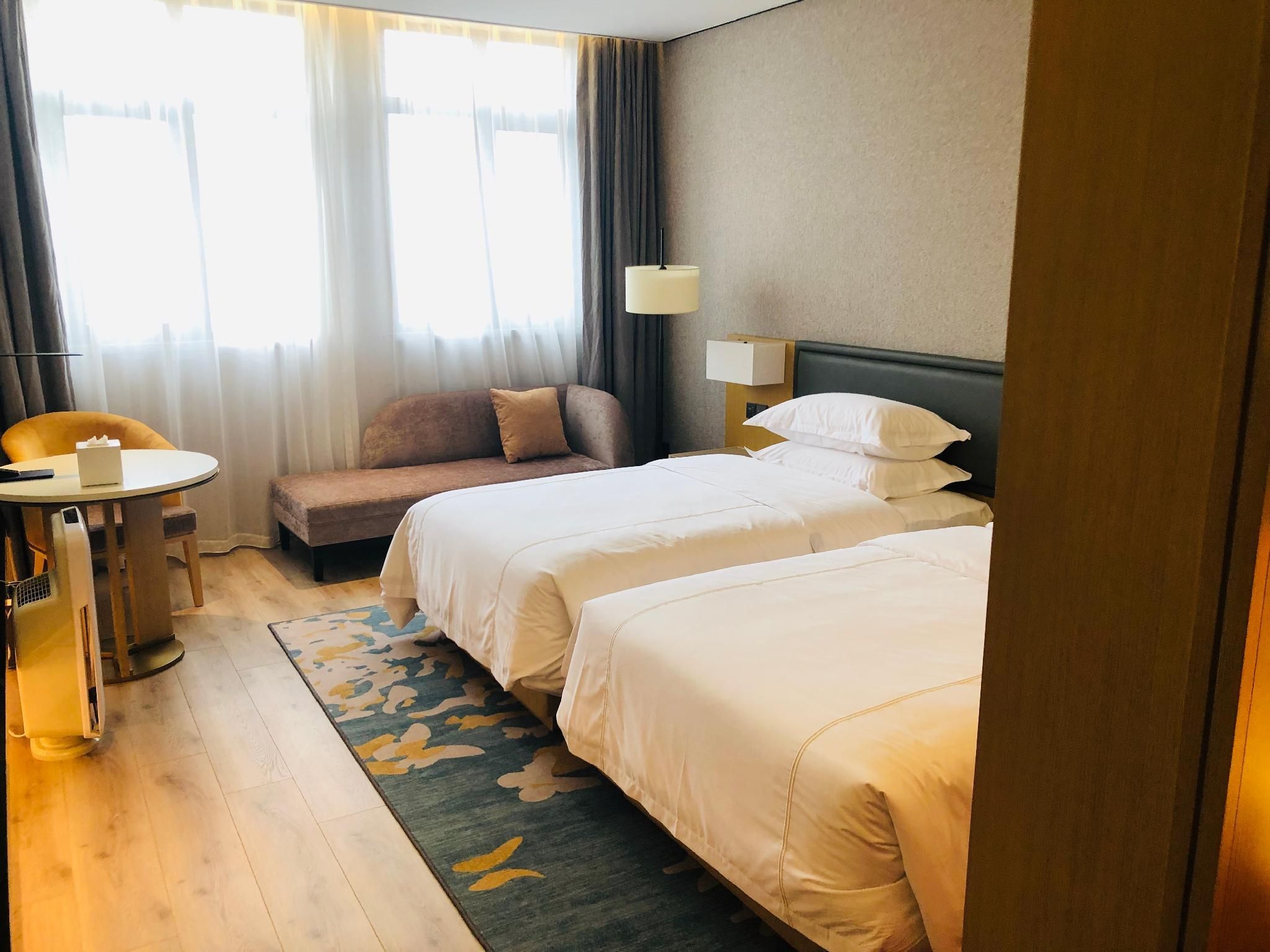 Twin Bussiness Room