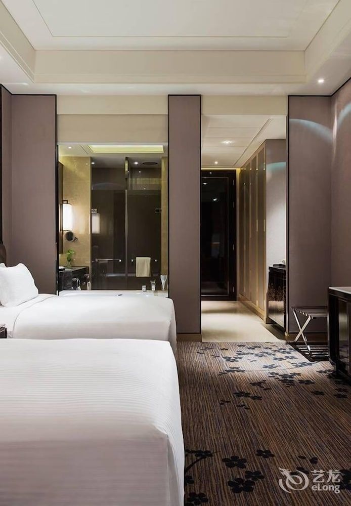 Deluxe Room, 1 King Bed