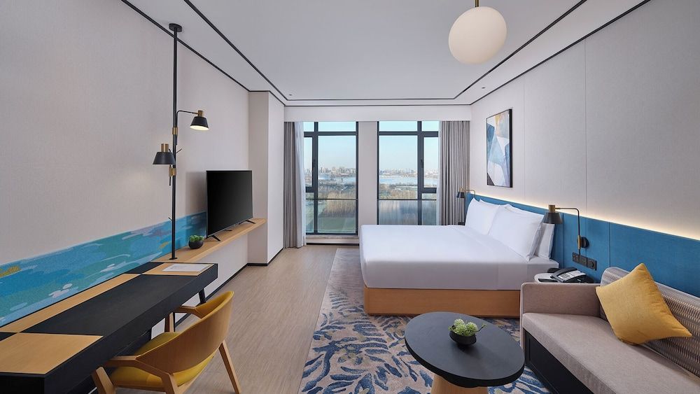 Superior Room, 1 King Bed