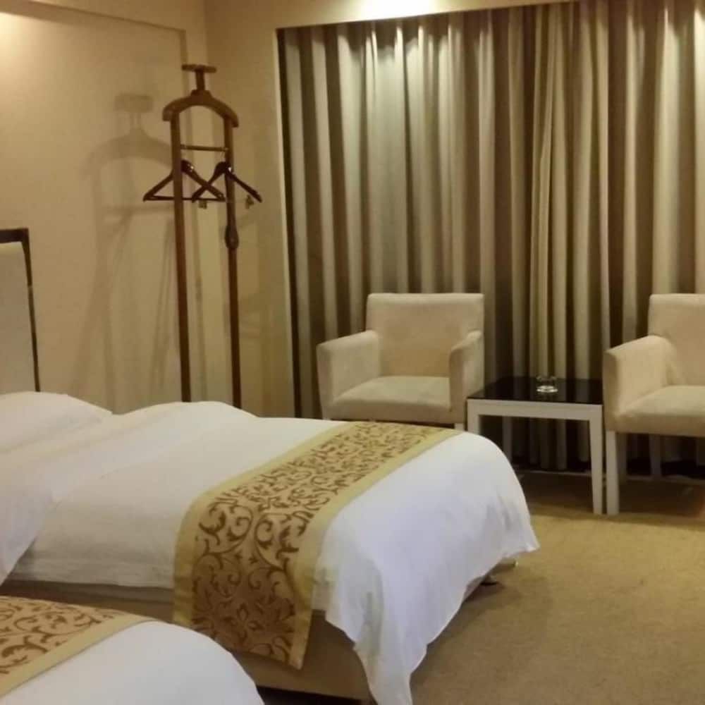 Junyue Hotel Standard Twin Room