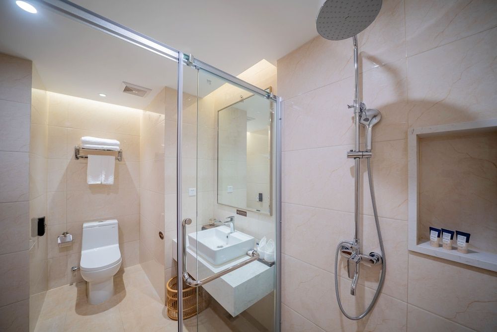 White Swan Guest House Superior Twin Room 3