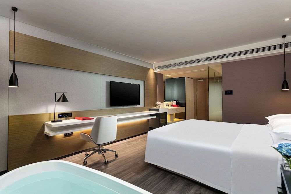 Superior Room, 1 King Bed, Non Smoking