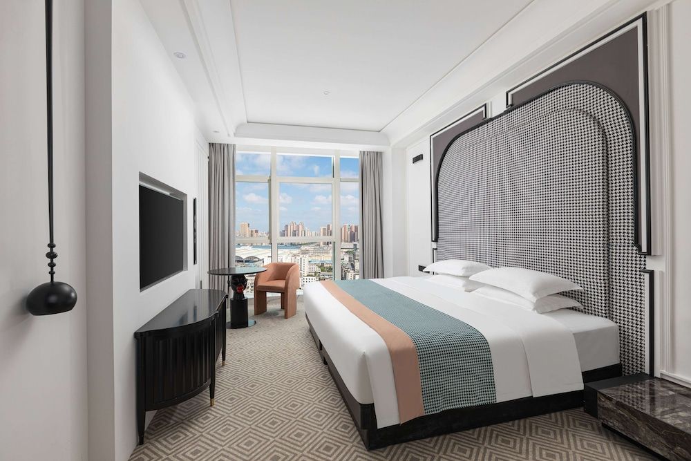Superior Room, 1 King Bed, Non Smoking
