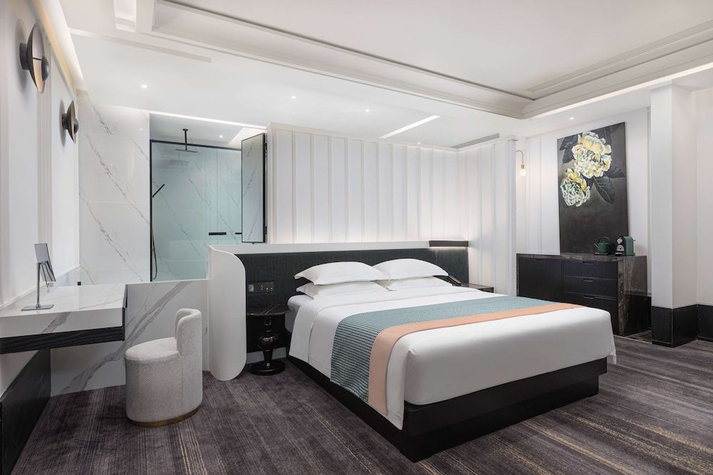 Suite, View