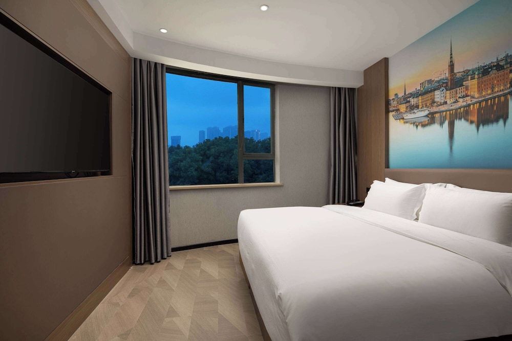 Deluxe Suite, 1 King Bed, Non Smoking