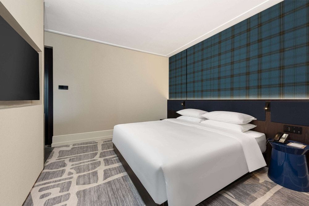 Executive Suite, 1 King Bed, Non Smoking