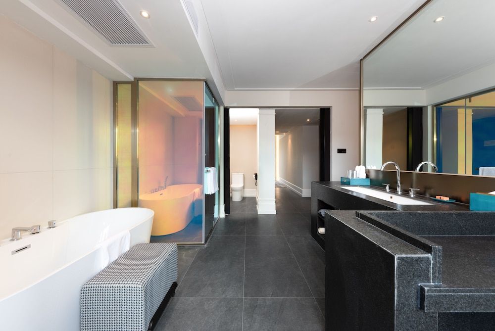 Executive Suite, 1 King Bed, Non Smoking
