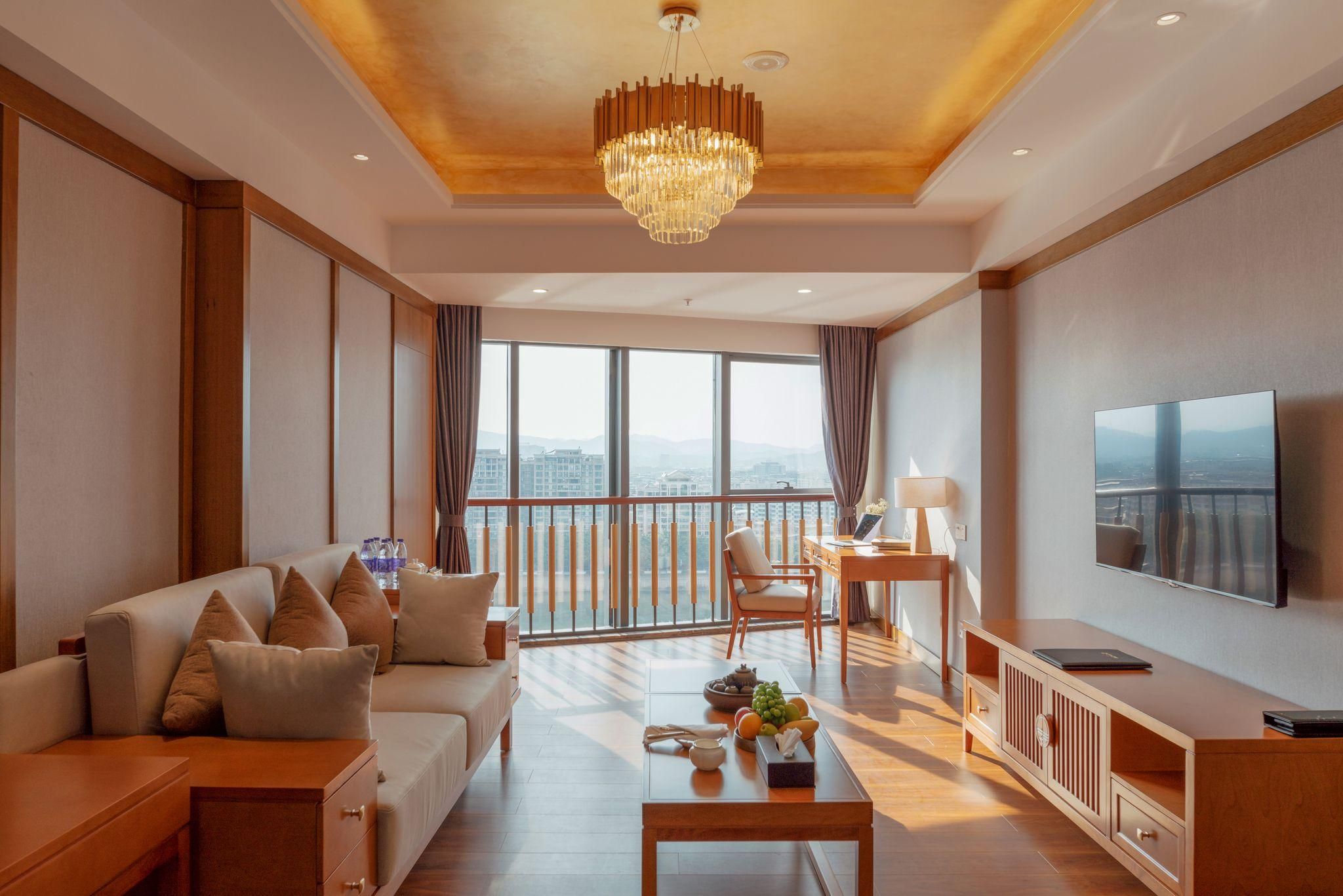 Executive Deluxe Suite