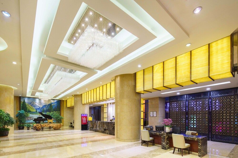 Oasis Grand Hotel