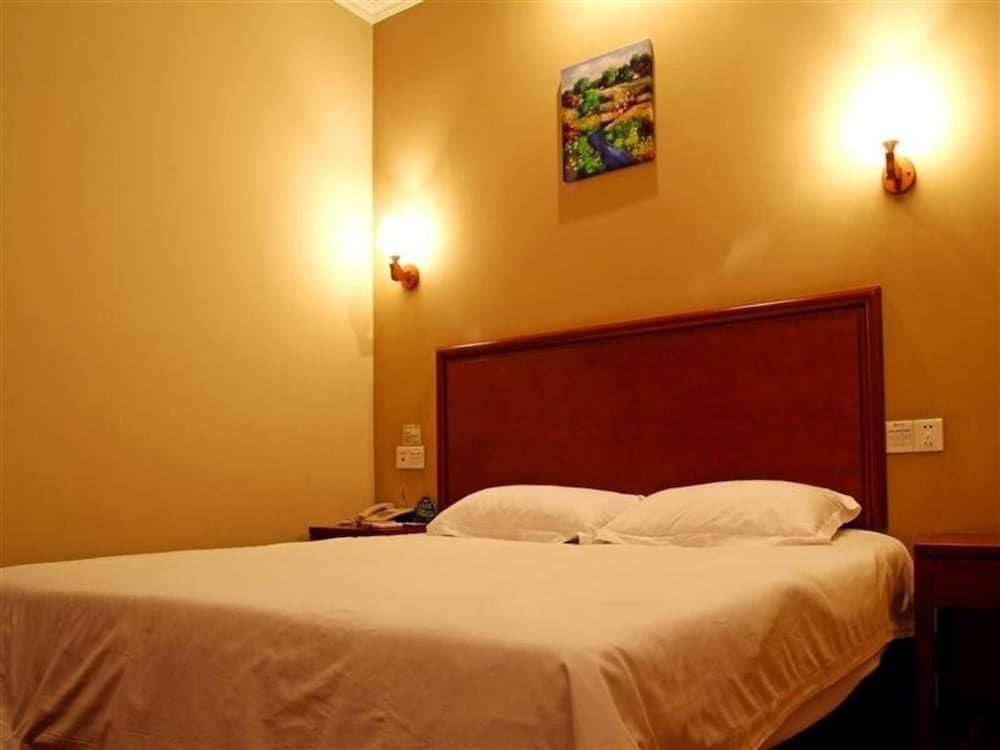 undefined GreenTree Inn Jinan Daming Lake Hotel 3