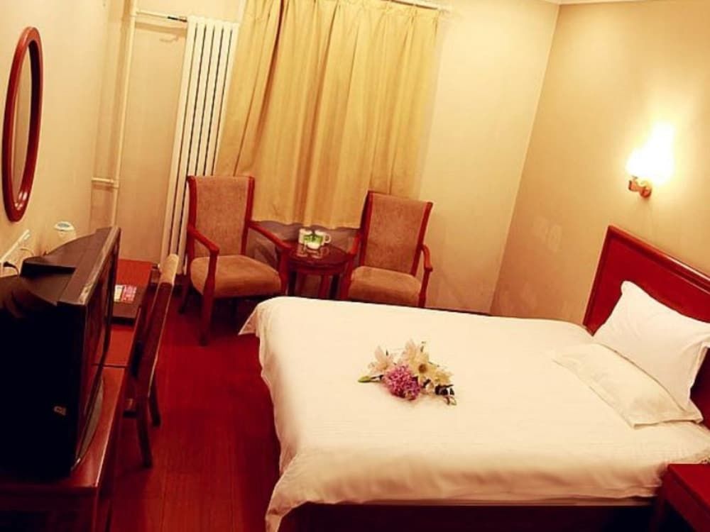 undefined GreenTree Inn Jinan Daming Lake Hotel