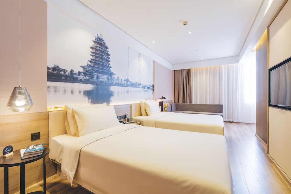 undefined Atour Hotel Baimaiquan Shaungshan Ave Jinan 2