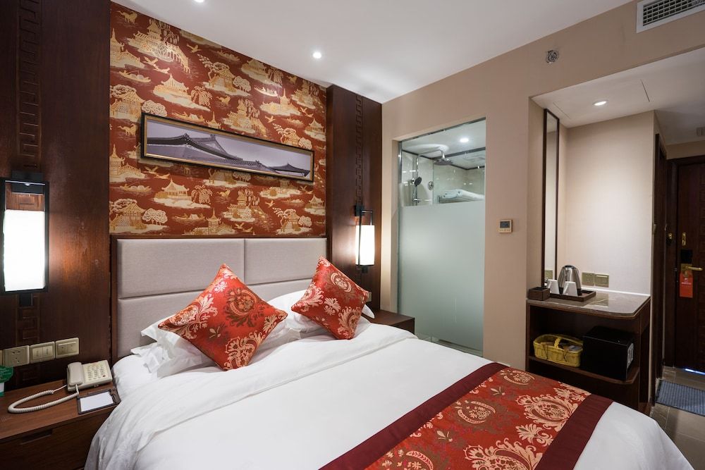 undefined Redwall Hotel 9