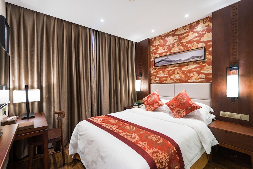 Redwall Hotel Executive Standard King Room
