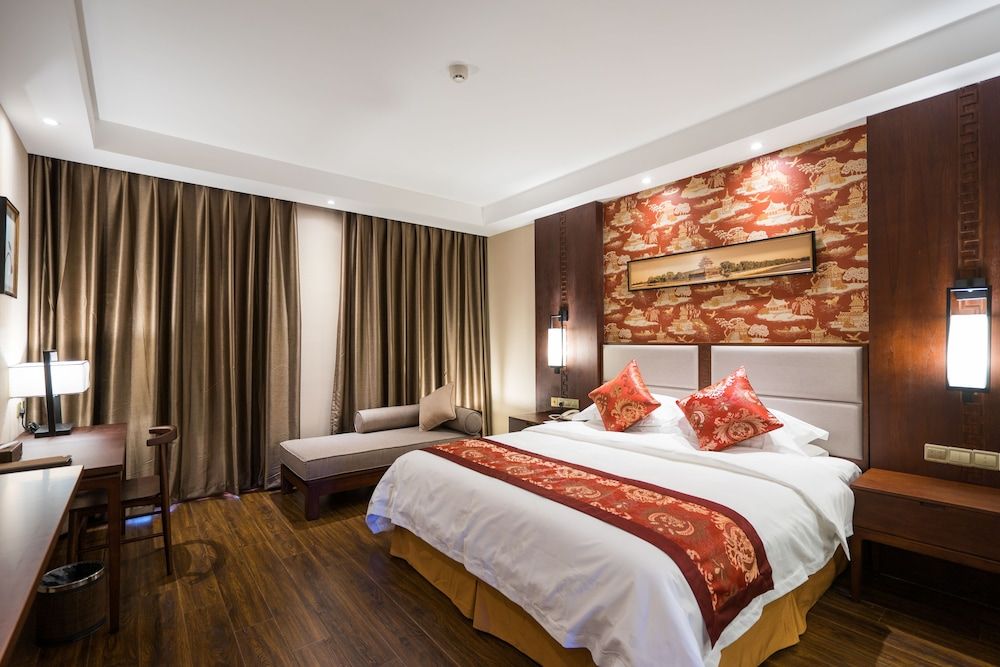 undefined Redwall Hotel 4