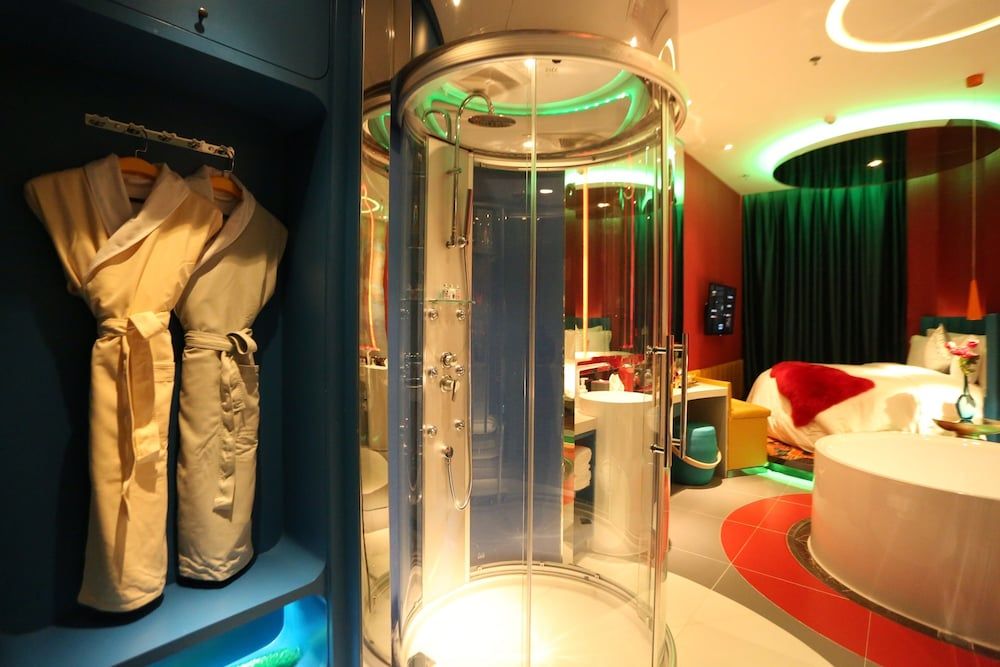 R-Kiss Qingnuo Romantic Room 6