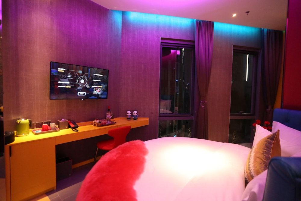 R-Kiss Qingnuo Romantic Room 2
