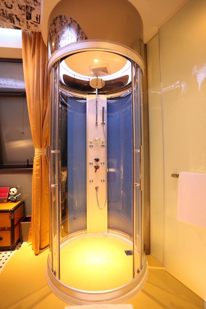 R-Kiss Signature Double Room, No Windows 12
