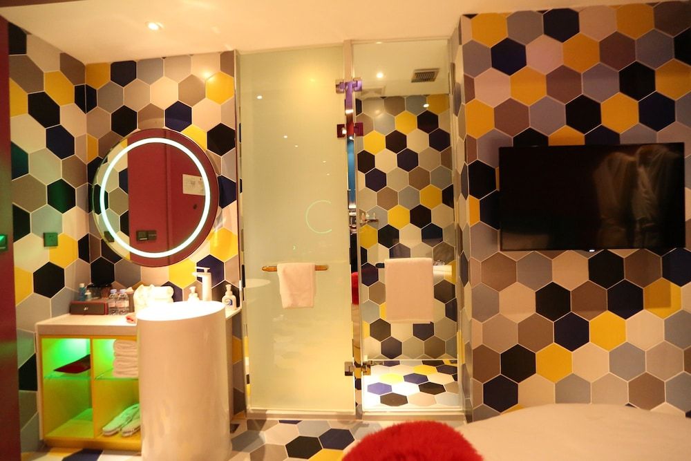 R-Kiss Xiyue Romantic Room 11