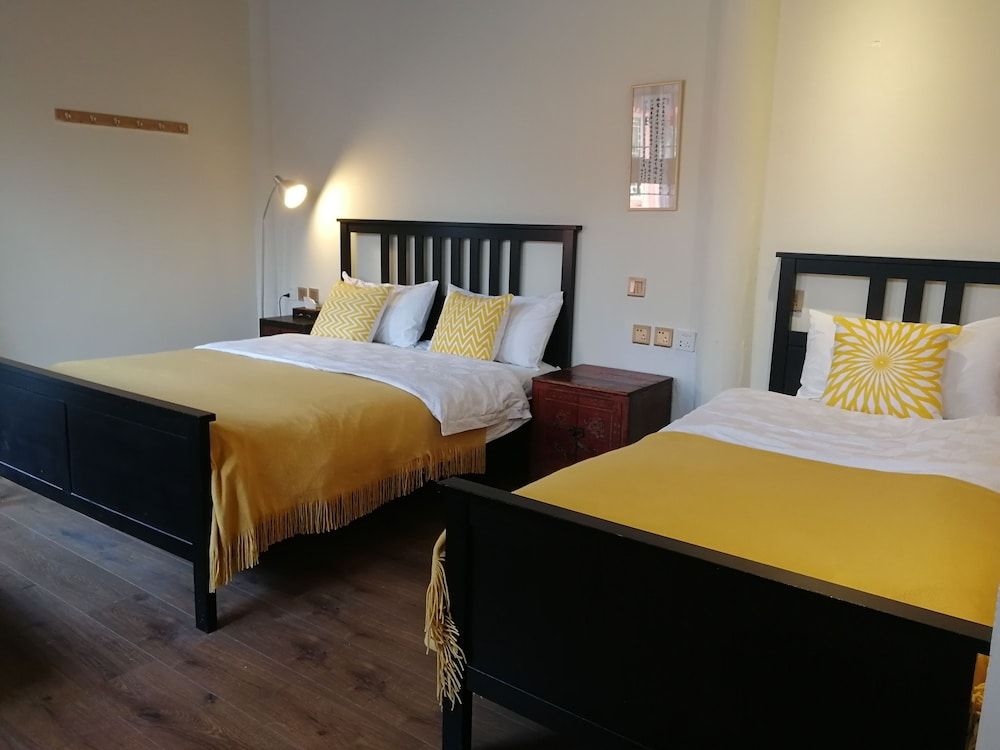 Fly By Knight Courtyard Hotel Exclusive Family Room