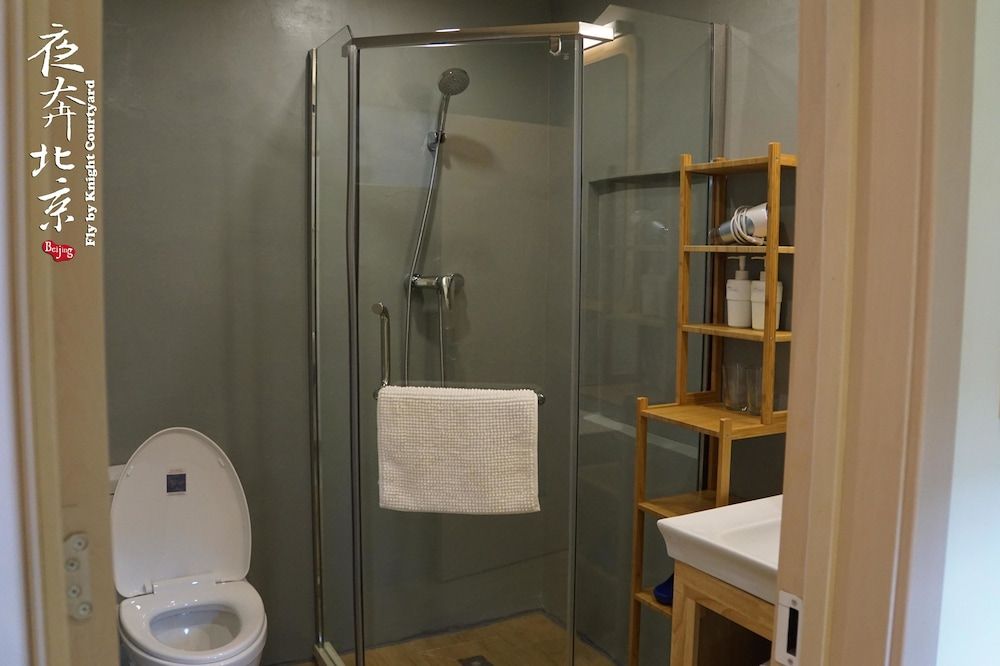 Fly By Knight Courtyard Hotel Exclusive Family Room 8