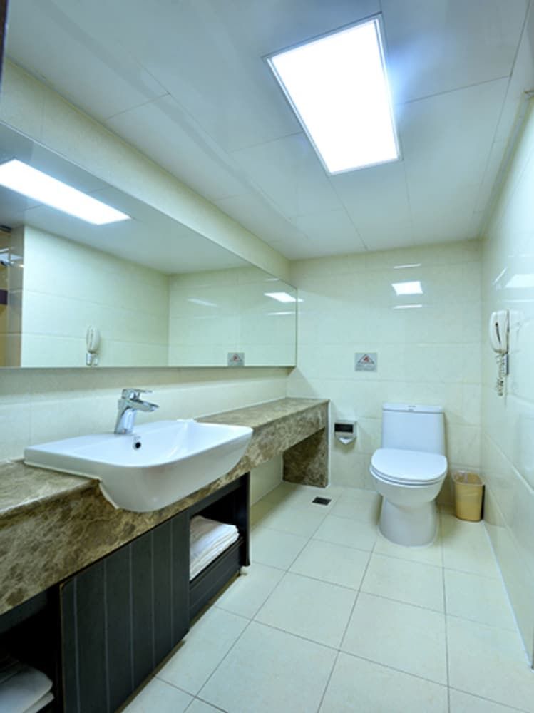 Golden Oasis Hotel Economy Room 4