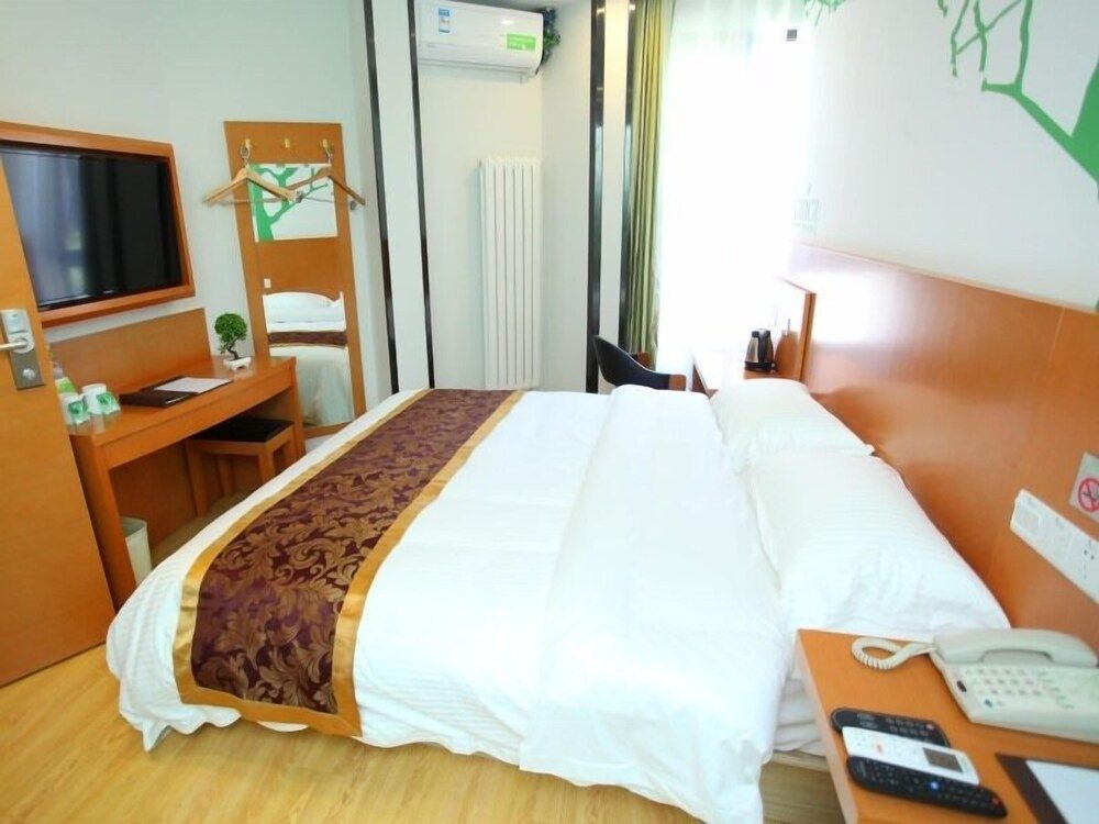 undefined Vatica Beijing Chaoyang West Dawang Rd Jiulongshan Metro Station Hotel 5