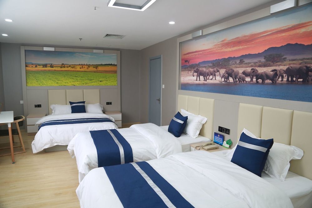 undefined Golden Phoenix Hotel 4