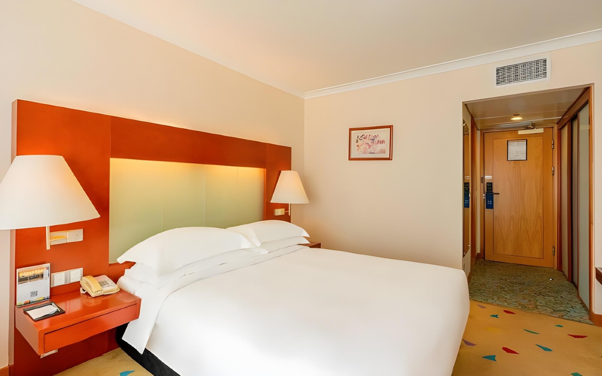 DOUBLE Deluxe King Size Bed Room