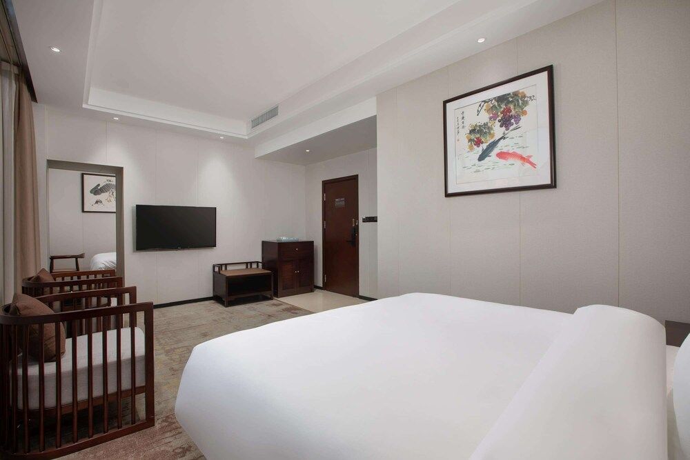 Suite, 1 King Bed, Non Smoking