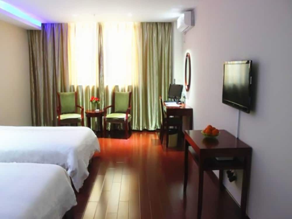 undefined GreenTree Inn Shanghai Jiading Anting Motor City Express Hotel 10
