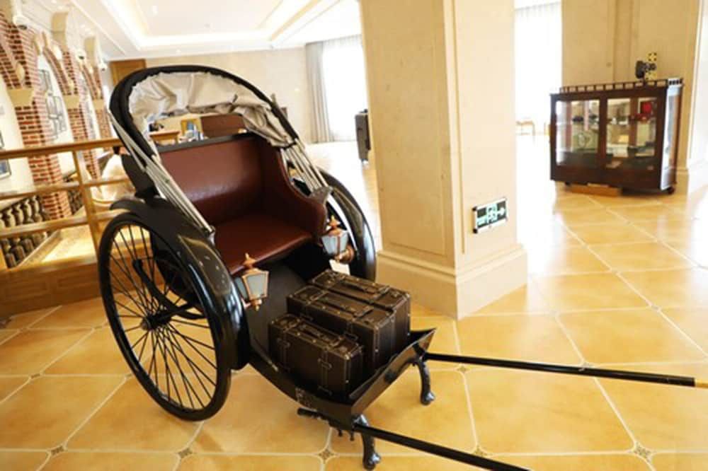 undefined Shanghai Fliport Garden Hotel 6