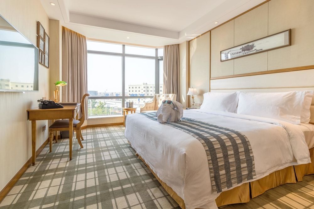 undefined Shanghai Fliport Garden Hotel 2