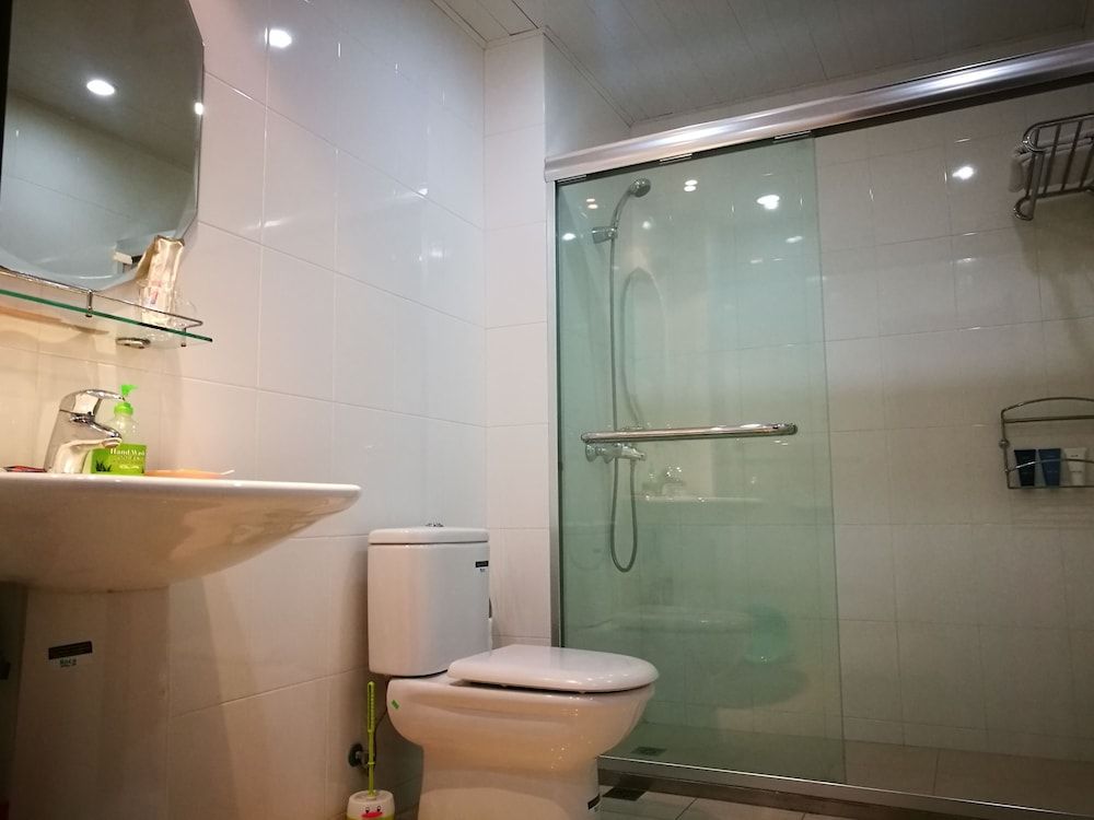 Shanghai The Bund View Guesthouse Deluxe Double Room 12