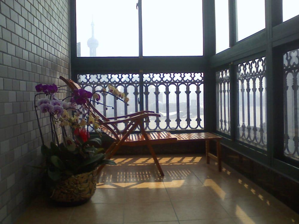 Shanghai The Bund View Guesthouse Deluxe Double Room 9