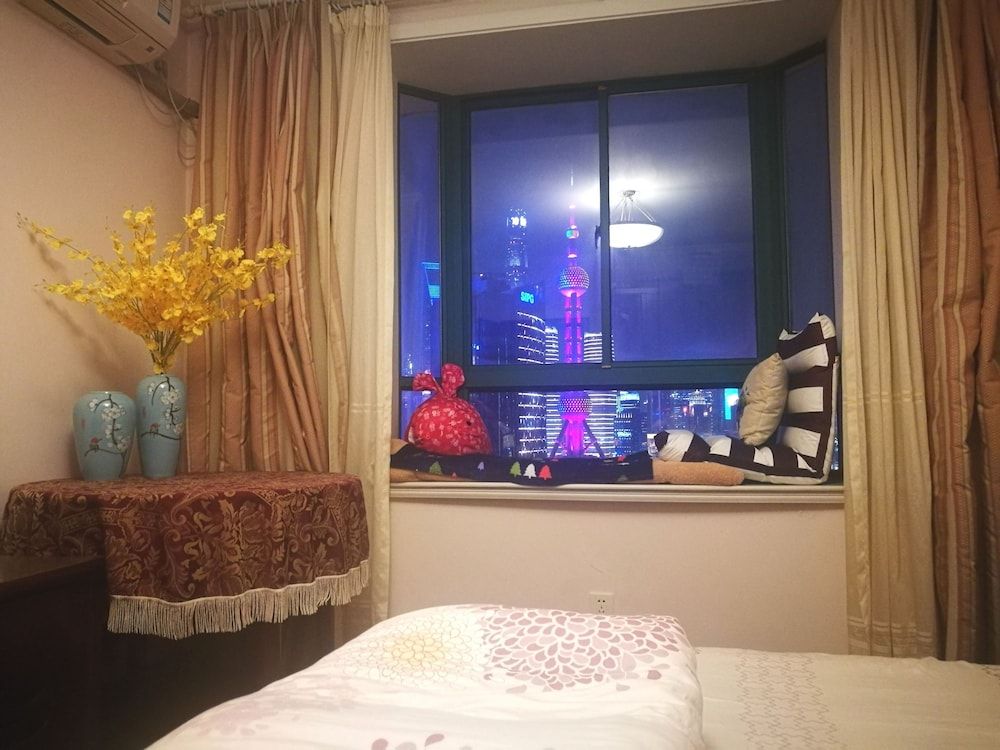 Shanghai The Bund View Guesthouse Deluxe Double Room 17