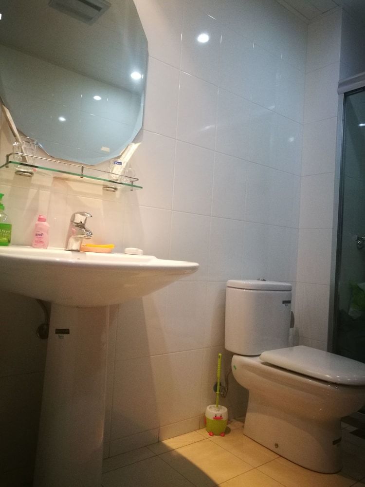 Shanghai The Bund View Guesthouse Deluxe Double Room 11