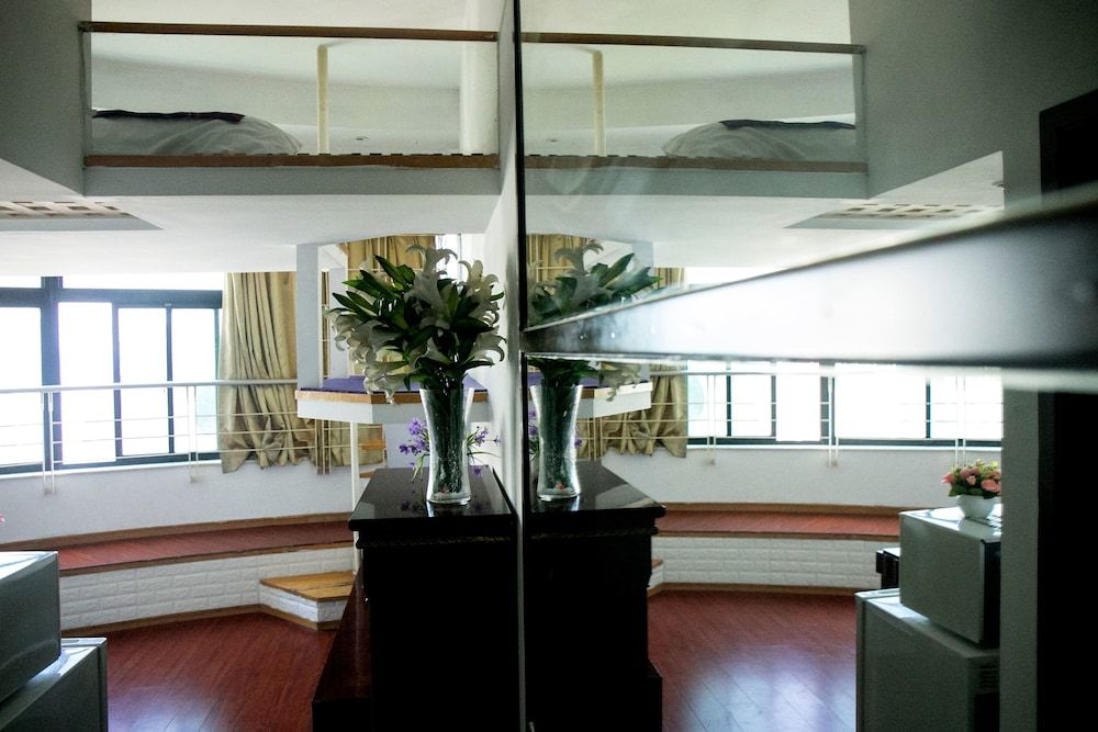 undefined Yixuan Light Luxury Hotel 10