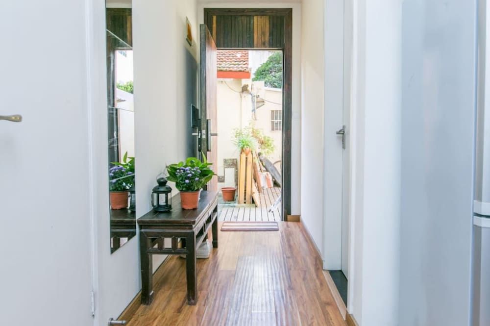 undefined Shanghai Yanshe Huashan Road Branch