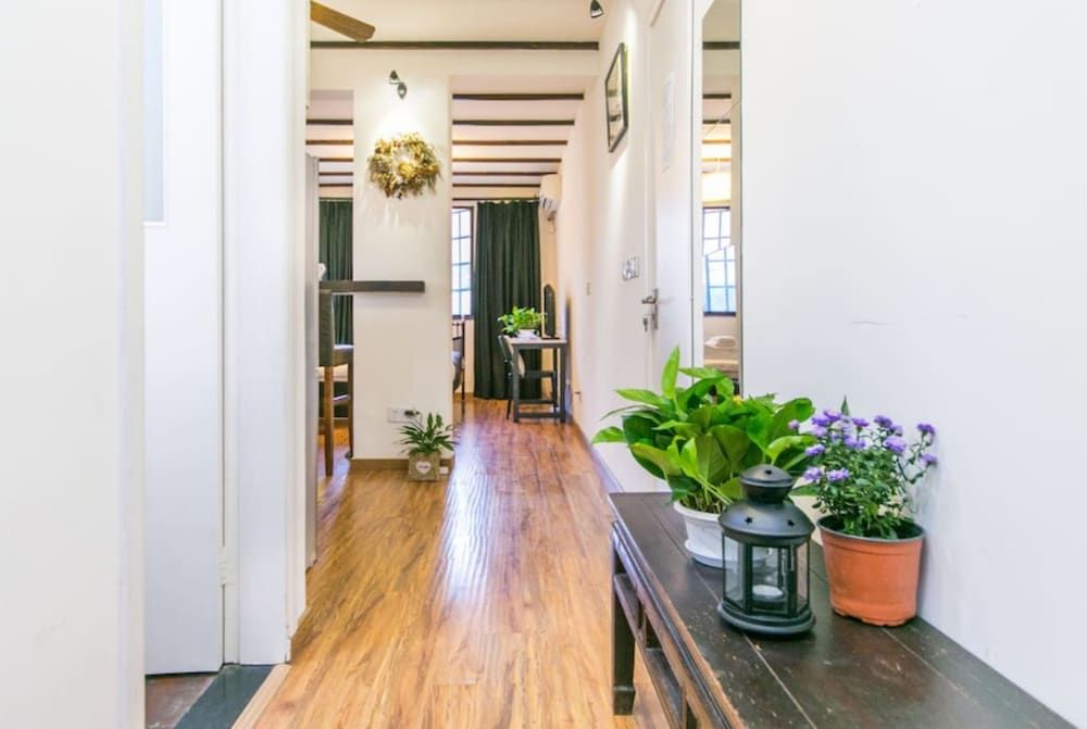 undefined Shanghai Yanshe Huashan Road Branch 6