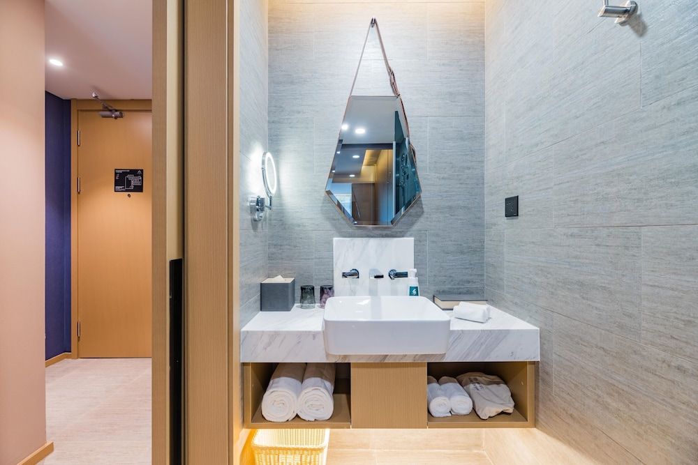 Atour S Hotel Lujiazui Oriental Pearl Shanghai Premier Double Room, Garden View 6
