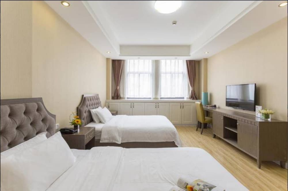 undefined Shine Apartment 10