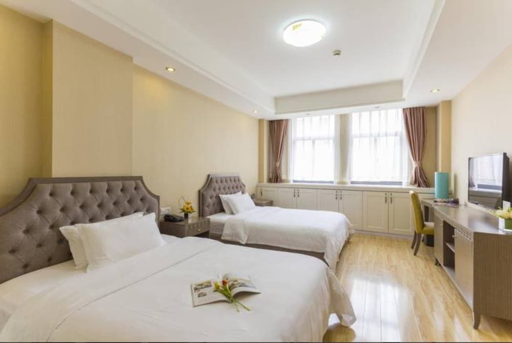 undefined Shine Apartment 6