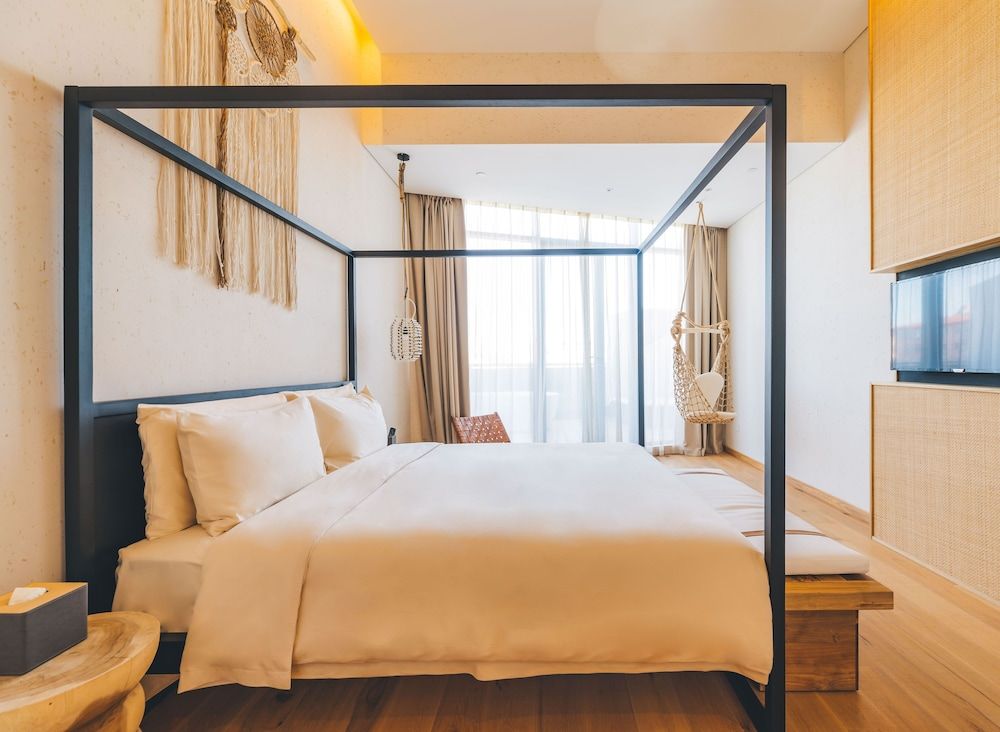 undefined Atour Hotel Hongqiao National Exhibition Center Minbei Road Shanghai