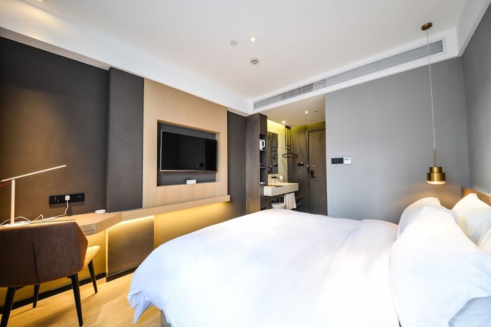 undefined MIJU HOUSE Gubei-a small white building beside Shanghai oil painting sculpture institute 5