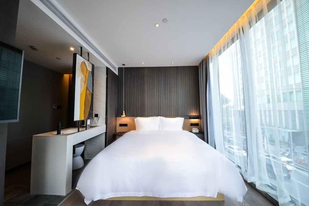 Business Double Room (Accept reservations with non transit visa-free)