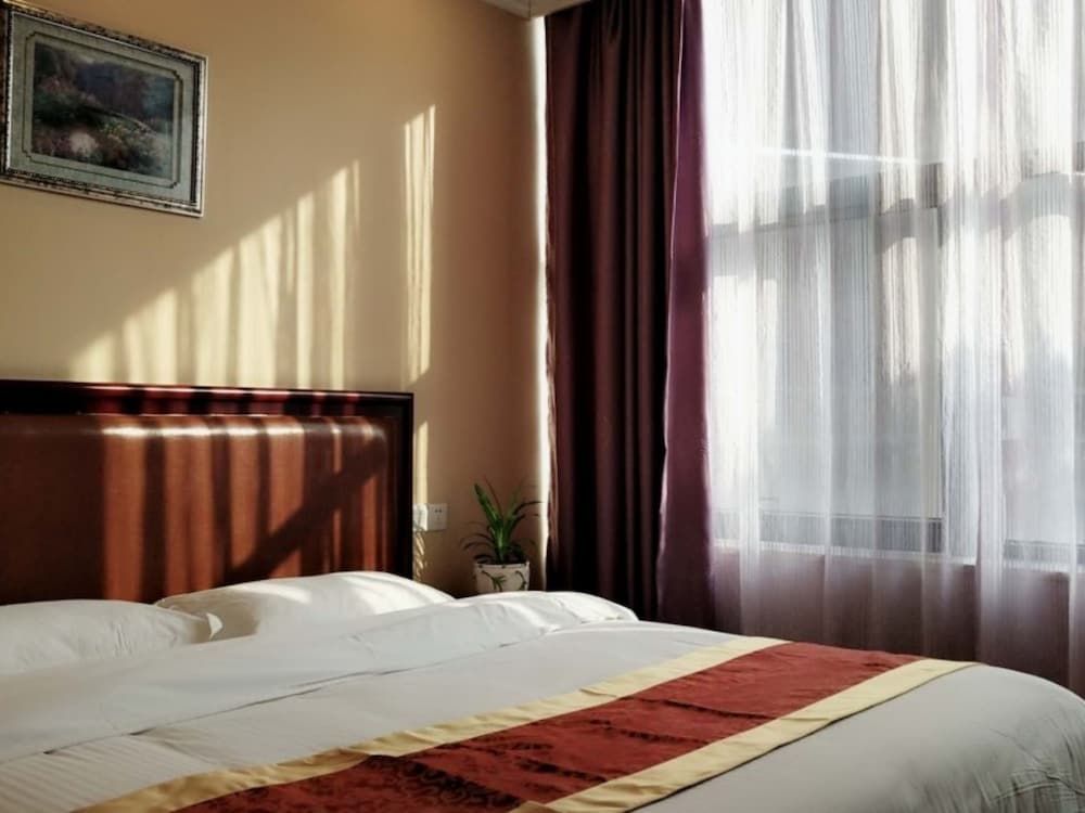 undefined GreenTree Inn Shanghai Sheshan national tourist resort Express Hotel 2